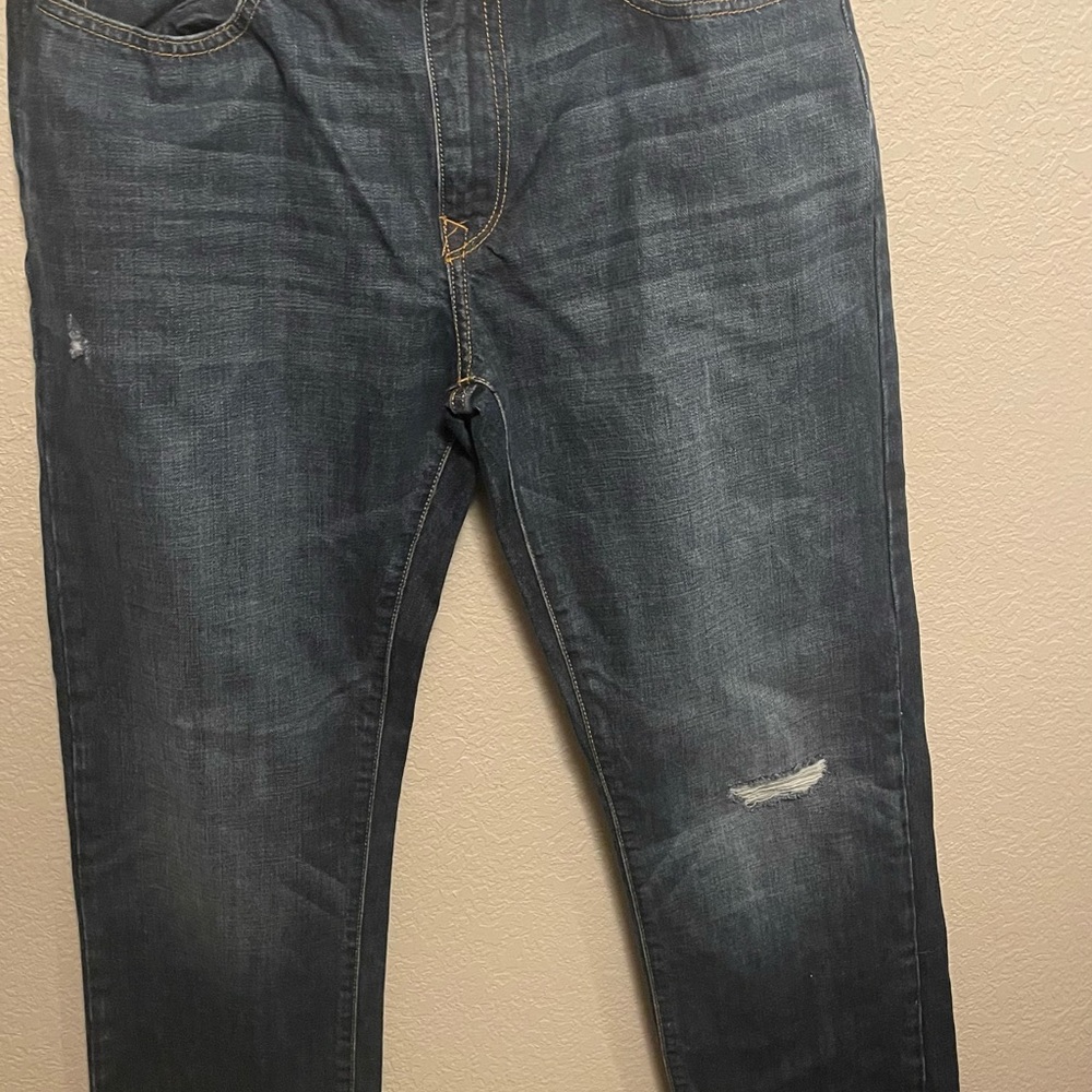 Gap distressed jeans size 32/34